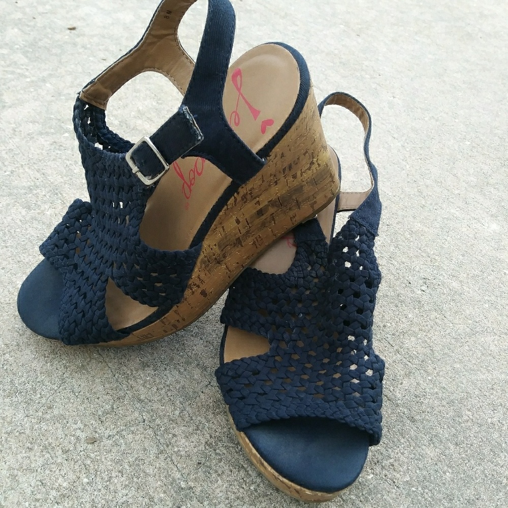 Blue wedges